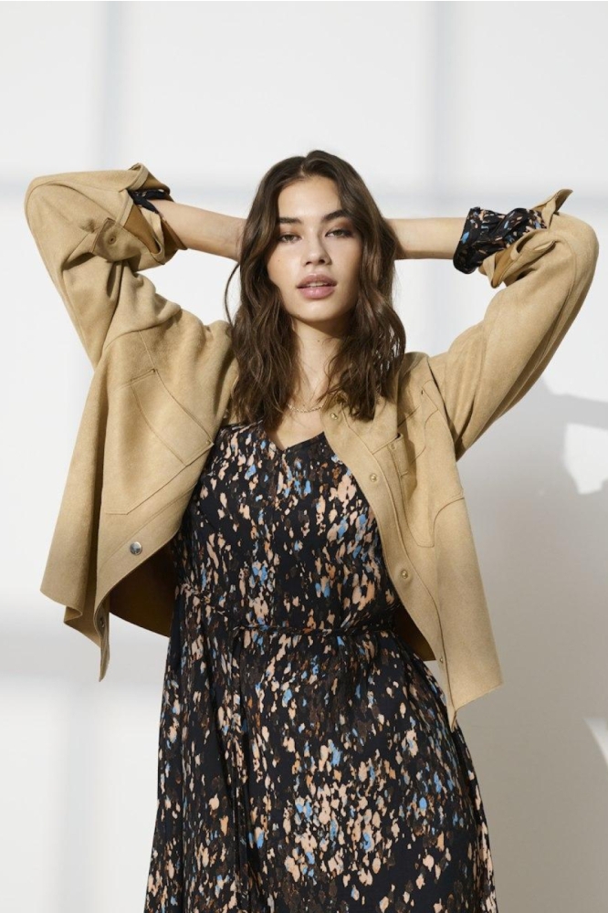 Jacqueline de Yong camel dames blouse | Model