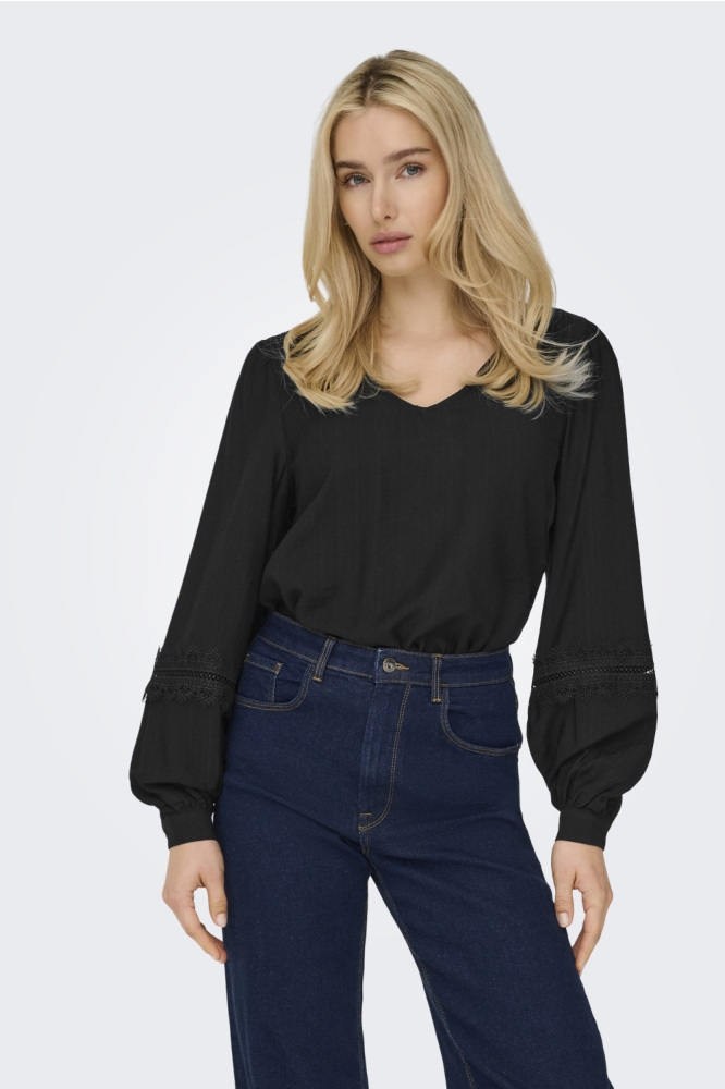 Jacqueline de Yong zwarte dames t-shirt | Model