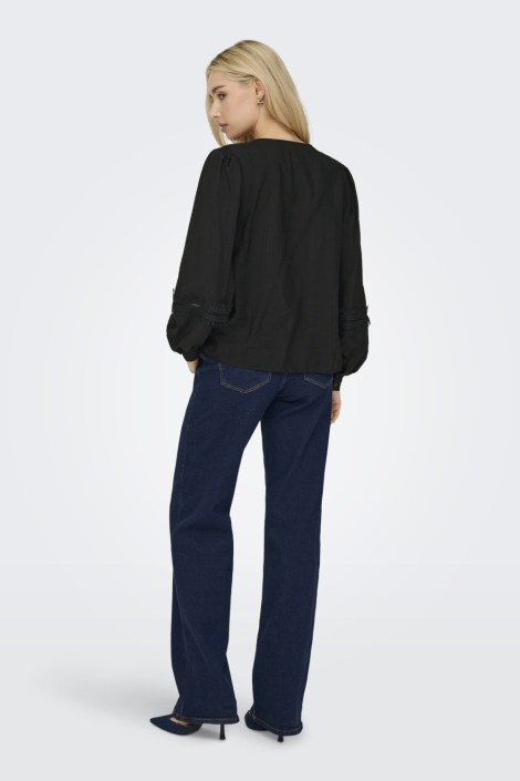 Jacqueline de Yong zwarte dames t-shirt | Model achteraanzicht