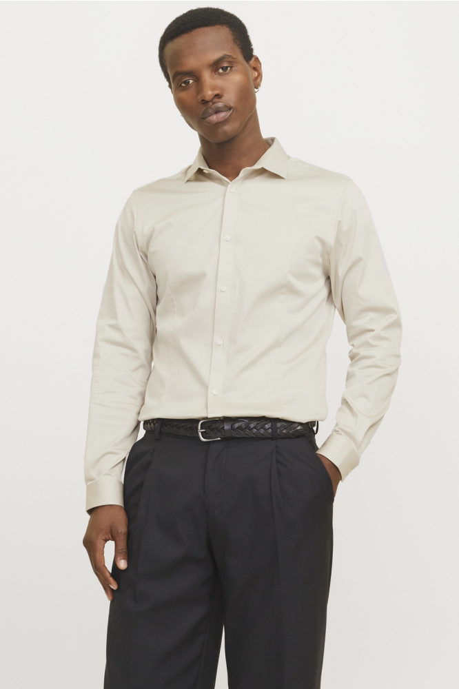 Jack & Jones beige heren overhemd | Model vooraanzicht