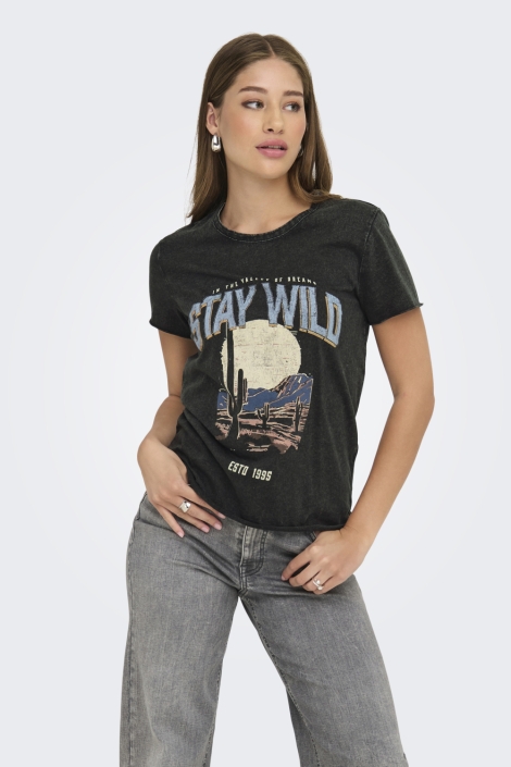 Only zwarte dames t-shirt | Model vooraanzicht
