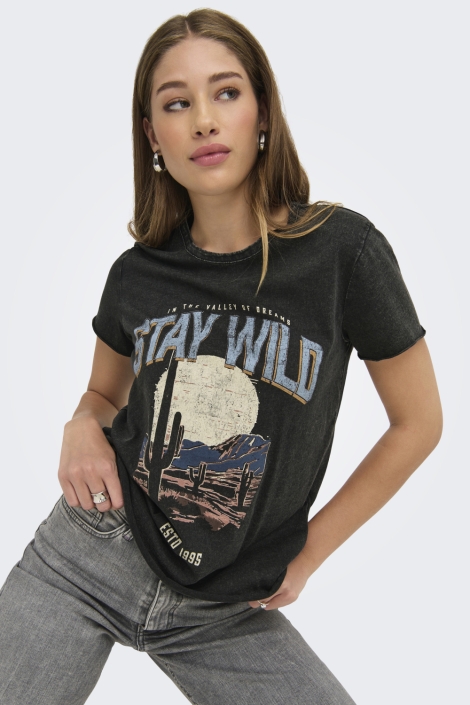 Only zwarte dames t-shirt | Model vooraanzicht