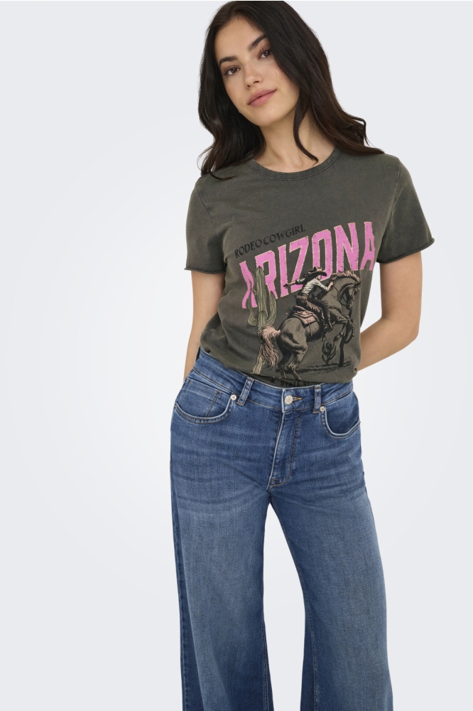 Only grijze dames t-shirt | Model vooraanzicht