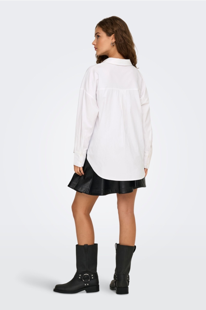 Only witte dames blouse | Model achteraanzicht