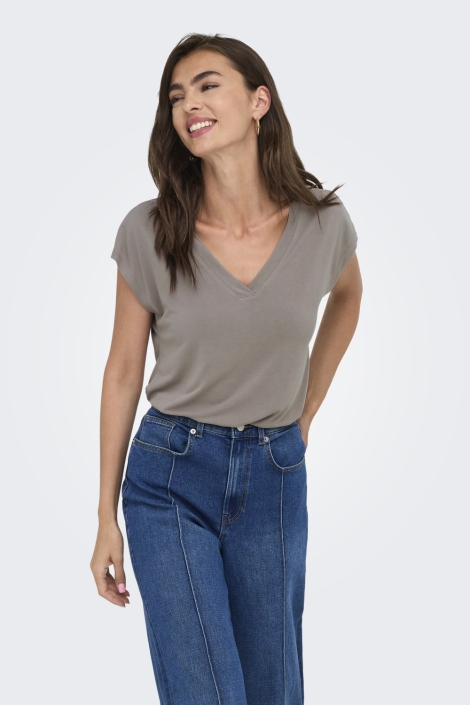 Only grijze dames t-shirt | Model vooraanzicht