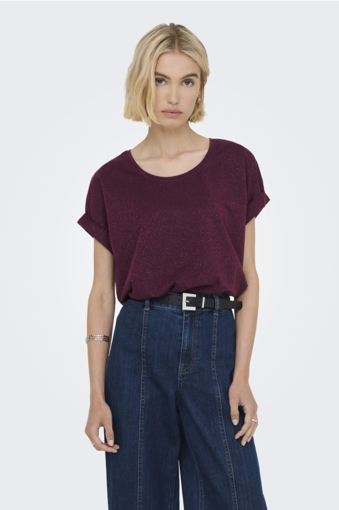 Only bordeaux dames t-shirt | Model vooraanzicht