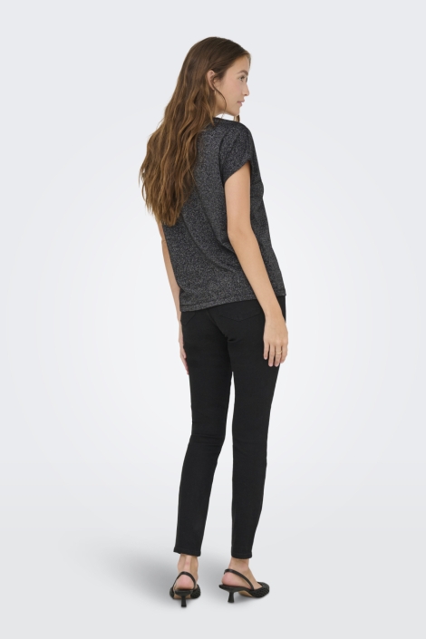 Only zwarte dames t-shirt | Model