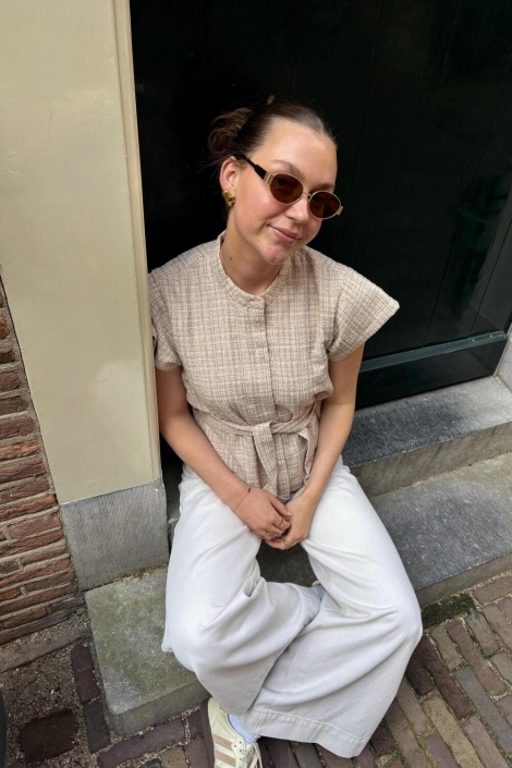 Vero Moda beige dames gilet | Sfeerbeeld, In situatie