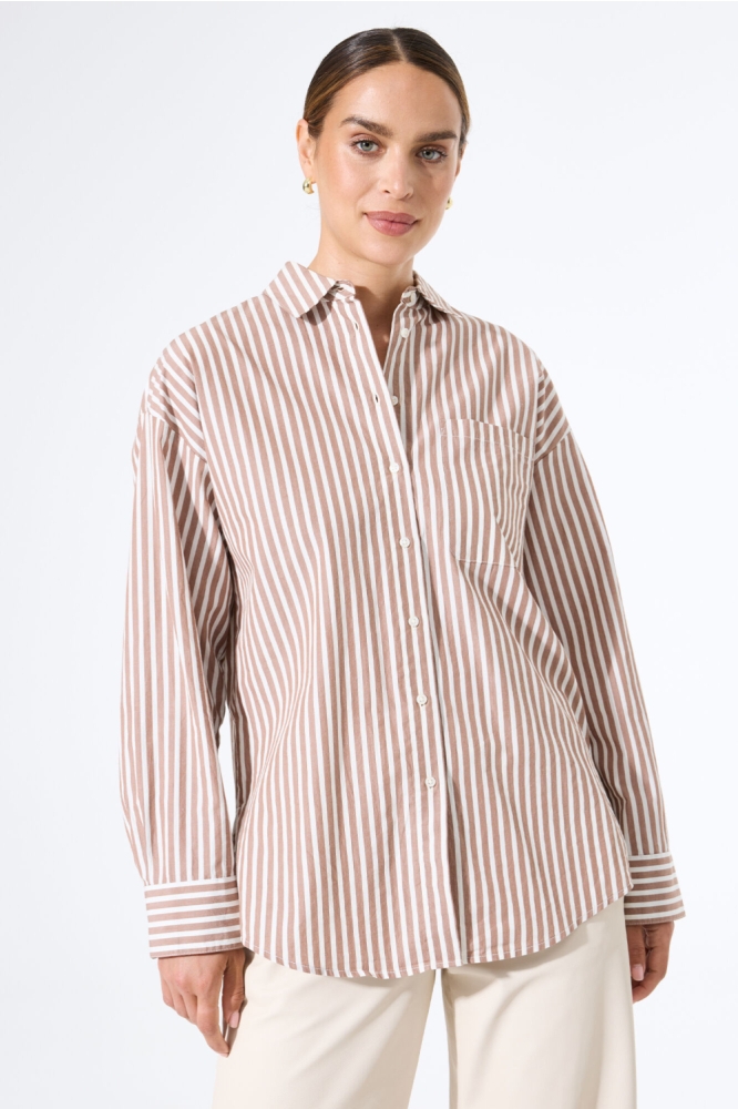 Garcia witte dames blouse | Model vooraanzicht