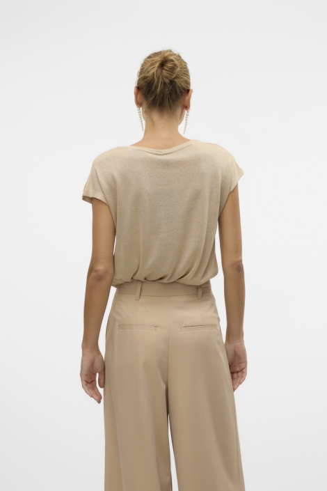 Vero Moda beige dames t-shirt | Model achteraanzicht