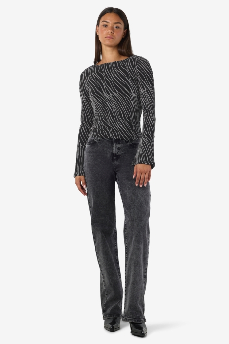 Noisy may zwarte dames t-shirt | Model