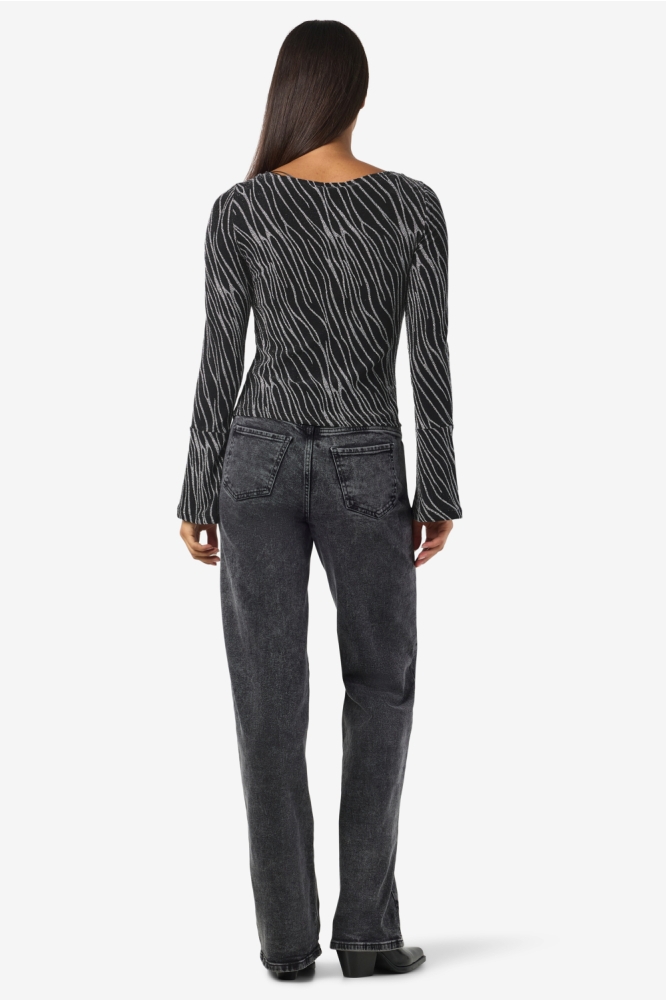 Noisy may zwarte dames t-shirt | Model