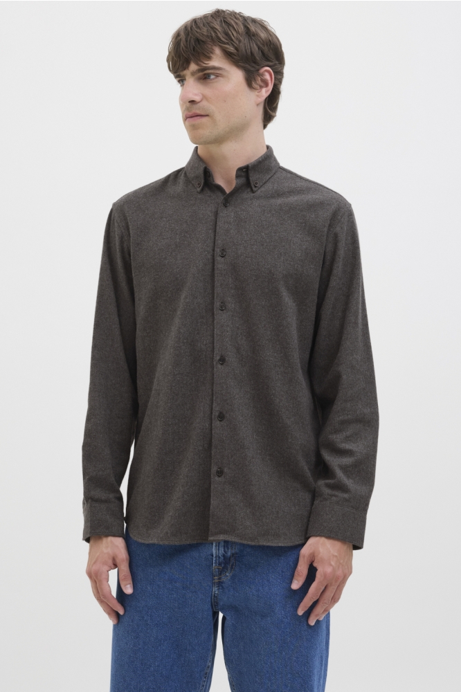 JJ Rebel bruine heren overhemd | Model vooraanzicht