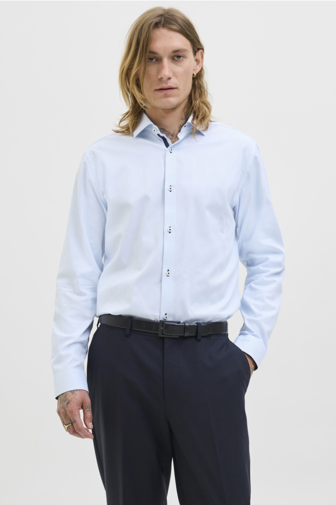 Jack & Jones blauwe heren overhemd | Model vooraanzicht