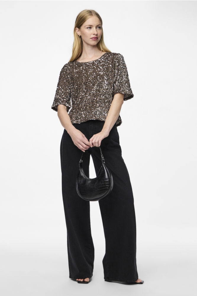 Pieces camel dames t-shirt | Model