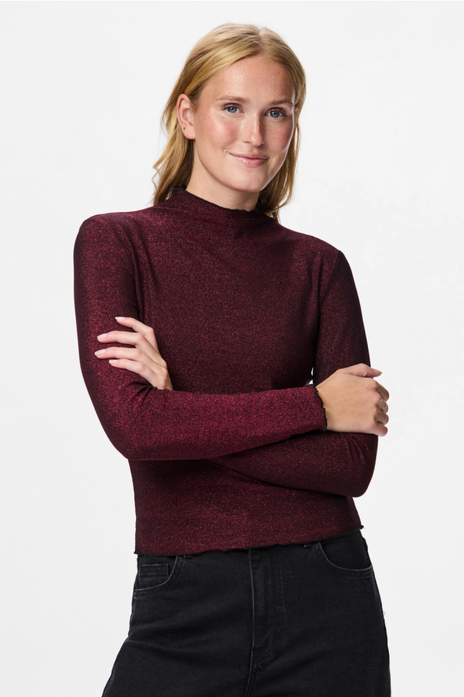 Pieces roze dames t-shirt | Model vooraanzicht