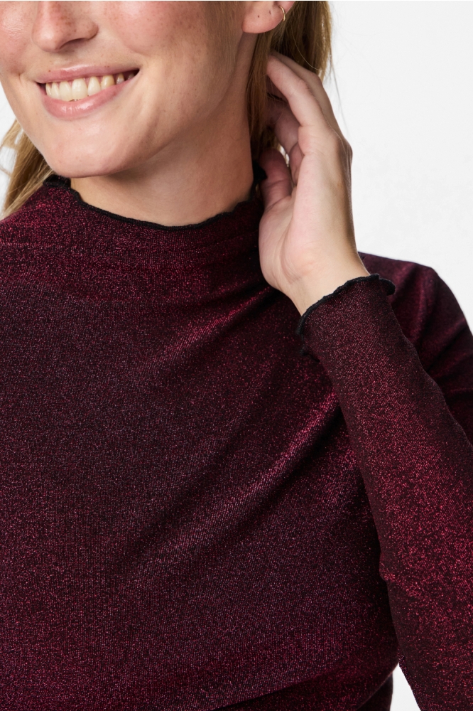 Pieces roze dames t-shirt | Close up