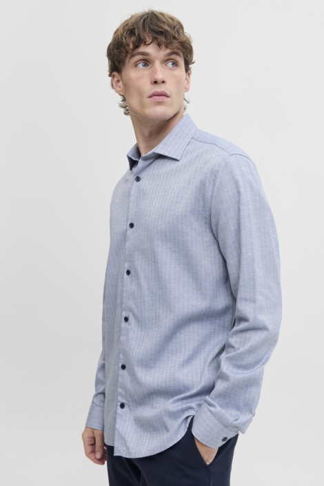 Jack & Jones blauwe heren overhemd | Model zijaanzicht