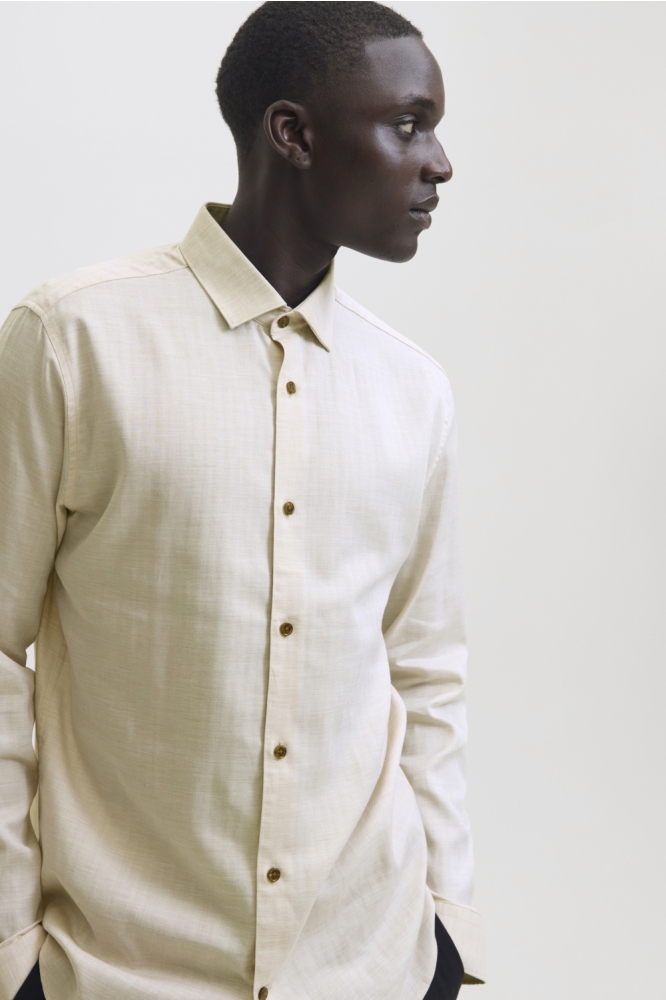 Jack & Jones beige heren overhemd | Model vooraanzicht