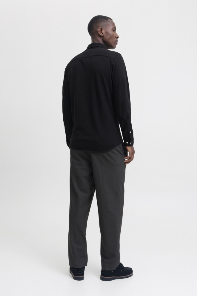 Jack & Jones zwarte heren overhemd | Model achteraanzicht