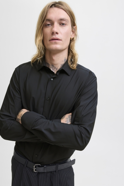 Jack & Jones zwarte heren overhemd | Model vooraanzicht