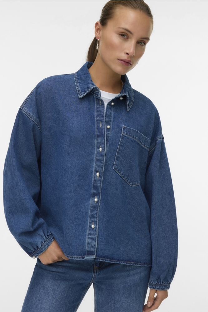 Vero Moda blauwe dames blouse | Model vooraanzicht