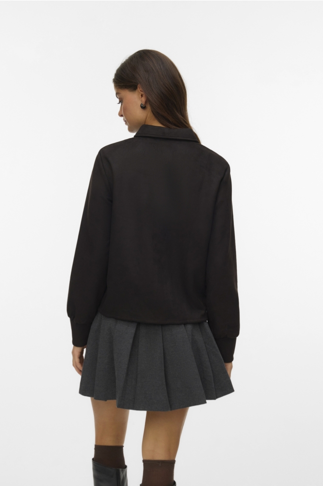 Vero Moda zwarte dames blouse | Model achteraanzicht