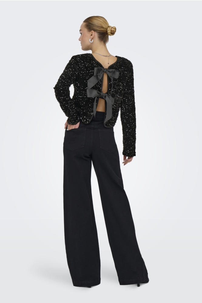 Only zwarte dames blouse | Model achteraanzicht