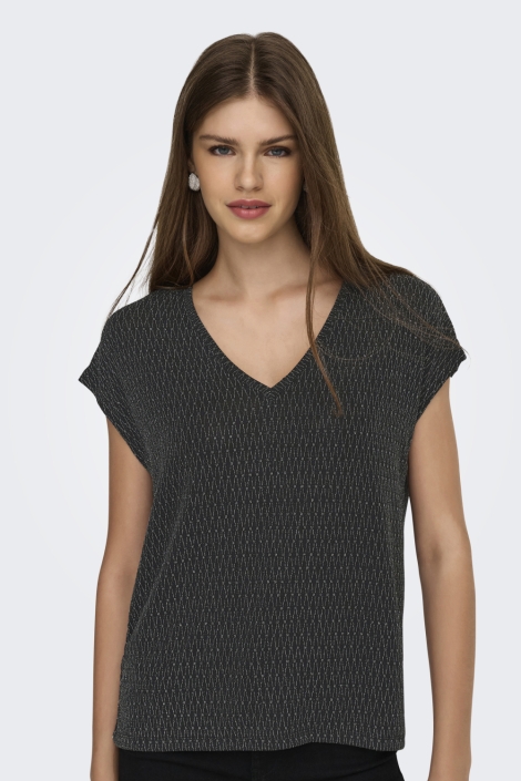 Only zwarte dames t-shirt | Model vooraanzicht