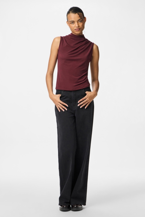 Pieces bordeaux dames top | Model vooraanzicht