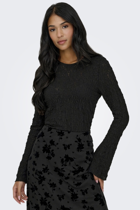 Only zwarte dames t-shirt | Model vooraanzicht