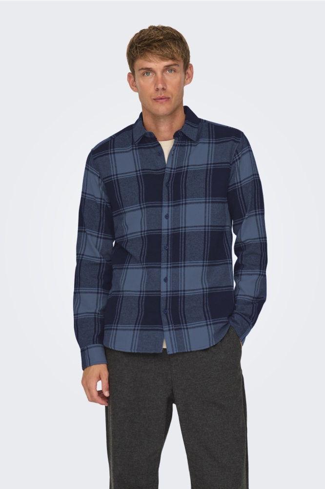 Only & Sons blauwe heren overhemd | Model vooraanzicht