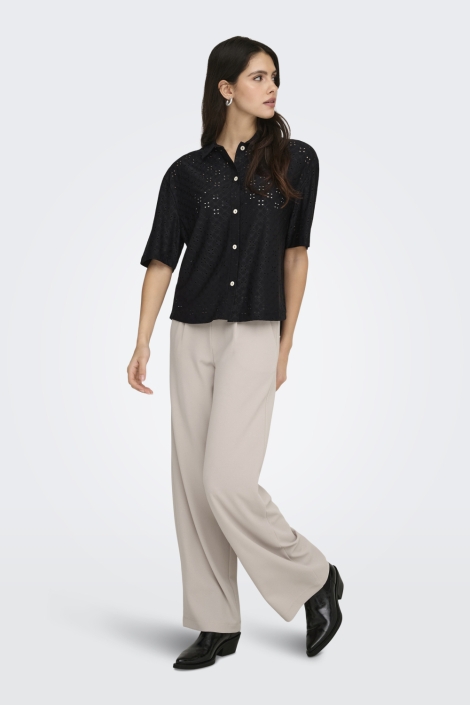 Jacqueline de Yong zwarte dames blouse | Model