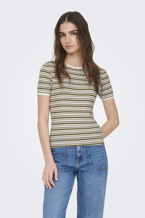 Jacqueline de Yong groene dames t-shirt | Model vooraanzicht