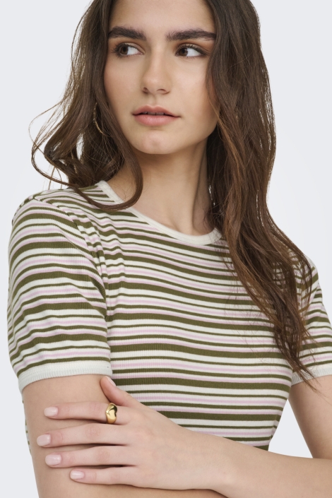 Jacqueline de Yong groene dames t-shirt | Close up