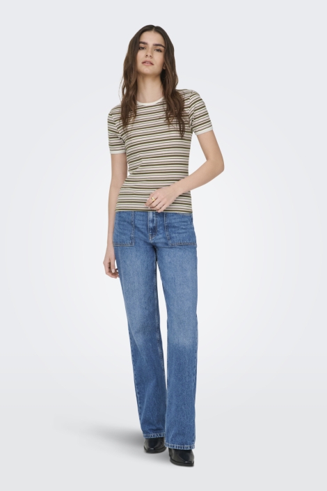 Jacqueline de Yong groene dames t-shirt | Model