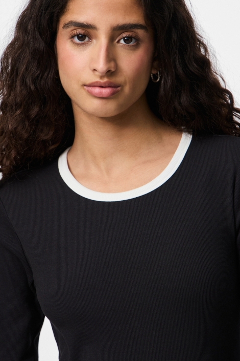 Pieces zwarte dames t-shirt | Close up
