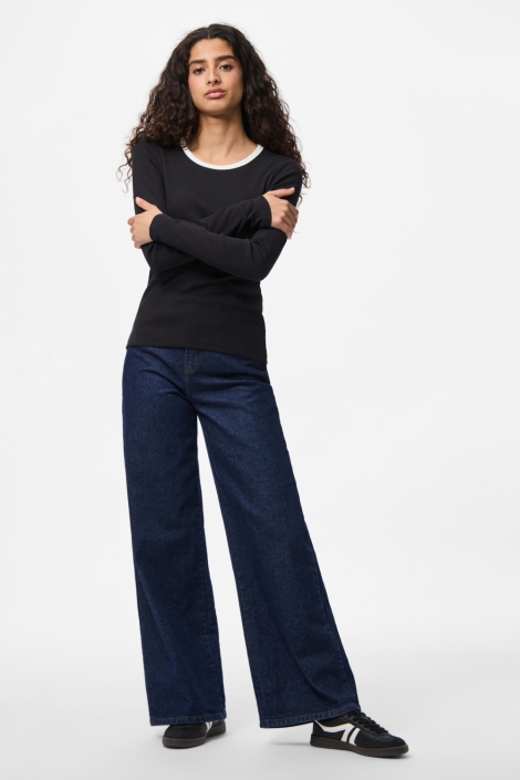 Pieces zwarte dames t-shirt | Model