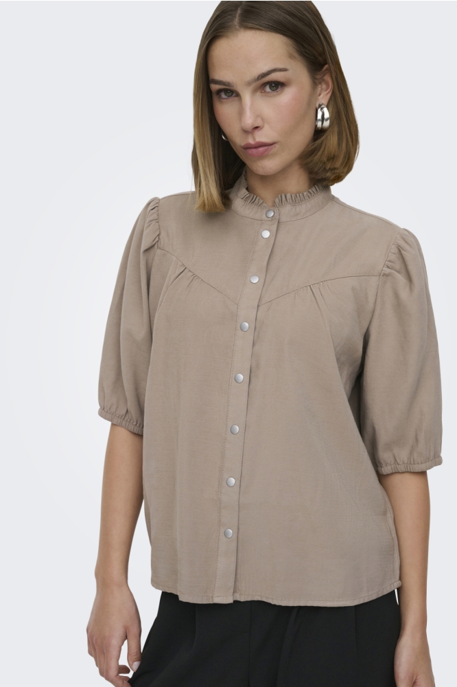 Only taupe dames blouse | Model vooraanzicht