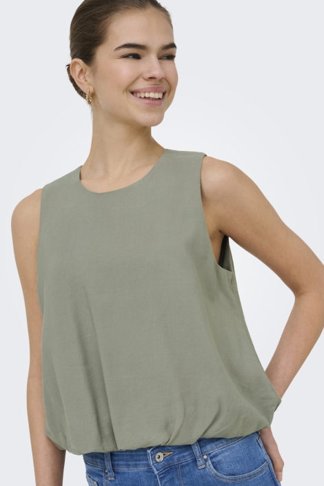 Only groene dames top | Model vooraanzicht