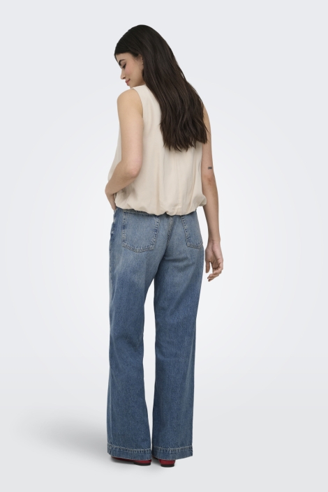 Only ecru dames top | Model achteraanzicht