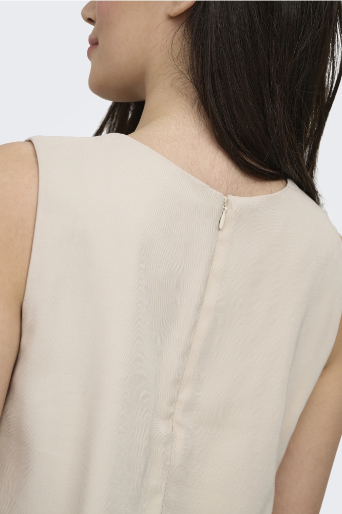 Only ecru dames top | Close up