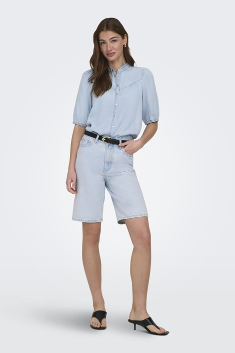 Only blauwe dames blouse | Model vooraanzicht