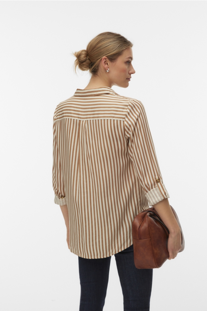 Vero Moda beige dames blouse | Model achteraanzicht