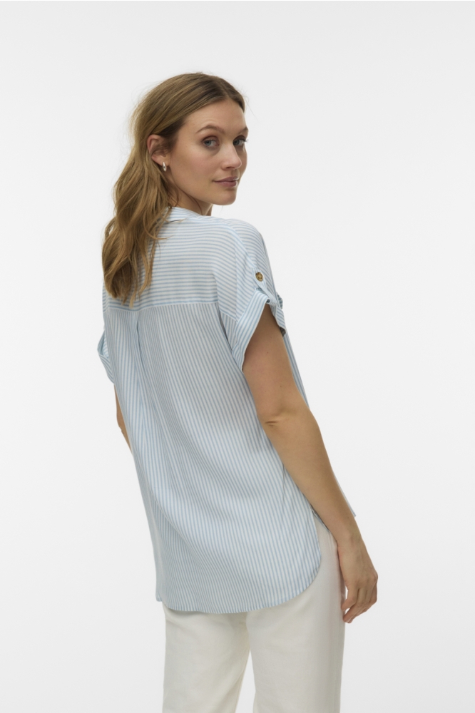 Vero Moda blauwe dames blouse | Model achteraanzicht