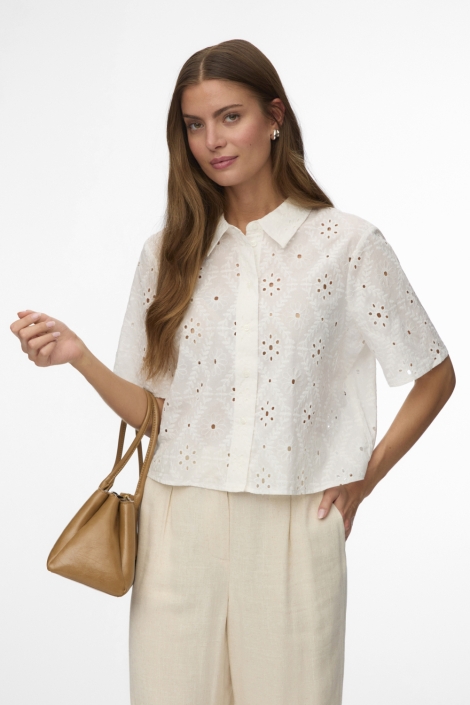 Vero Moda witte dames blouse | Model vooraanzicht