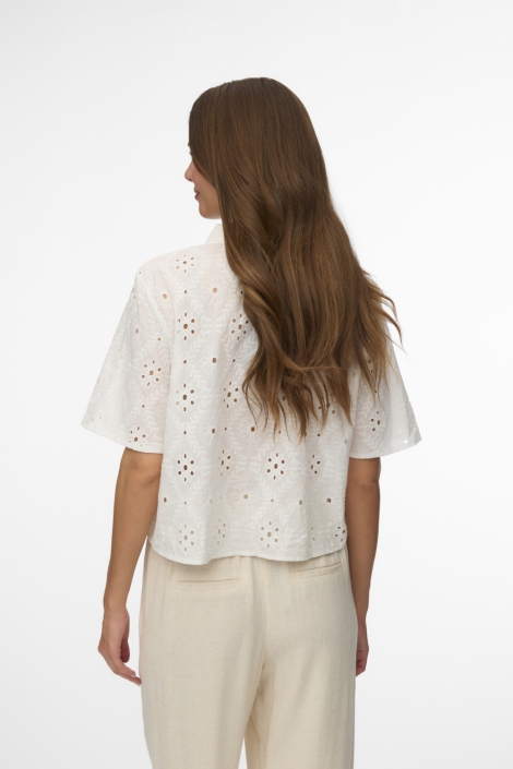 Vero Moda witte dames blouse | Model achteraanzicht