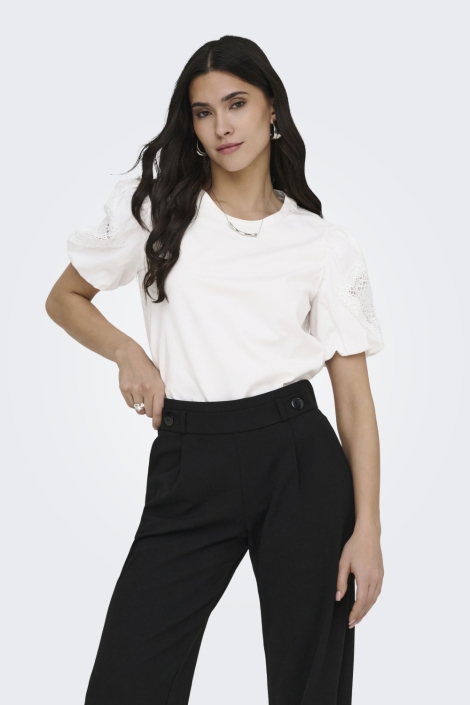 Jacqueline de Yong witte dames t-shirt | Model vooraanzicht