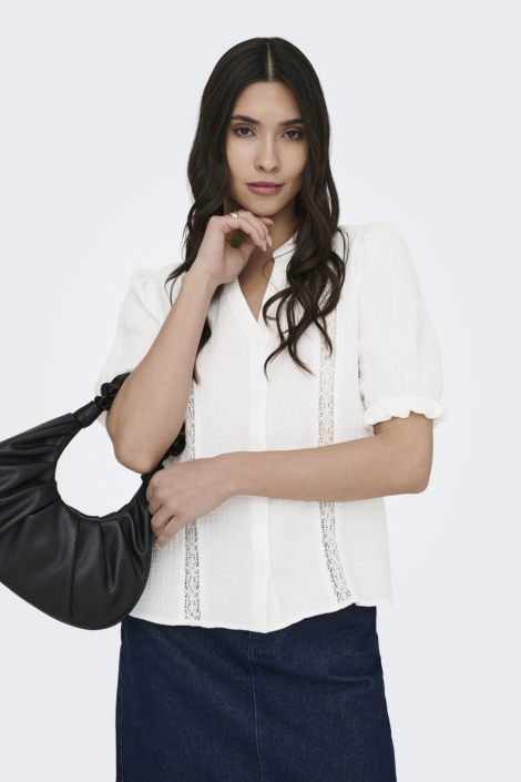 Jacqueline de Yong witte dames blouse | Model vooraanzicht