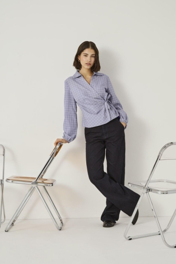 Jacqueline de Yong Blouse JDYRIKA L/S TIE KNOT SHIRT WVN 15360636 FOREVER BLUE/WHITE AND BLACK